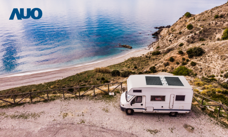 「可撓輕量化太陽光電板SunCurva」使用輕量特殊耐候型複合板取代傳統太陽能板的玻璃前板，不僅降低70%重量，每米平方僅3Kg；具有抗衝擊性能及通過電磁相容性測試，可應用於交通運輸工具，如露營車、遊艇等